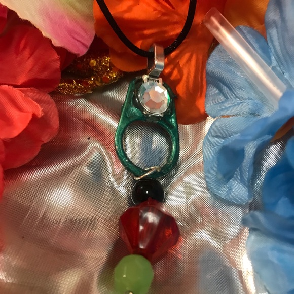 ❤️💚🖤Necklace❤️💚🖤 - Picture 5 of 8